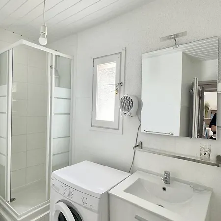 Apartament 150m De La Avec Climatisation Et Parking Prive - Fr-1-529-37 Le Barcarès